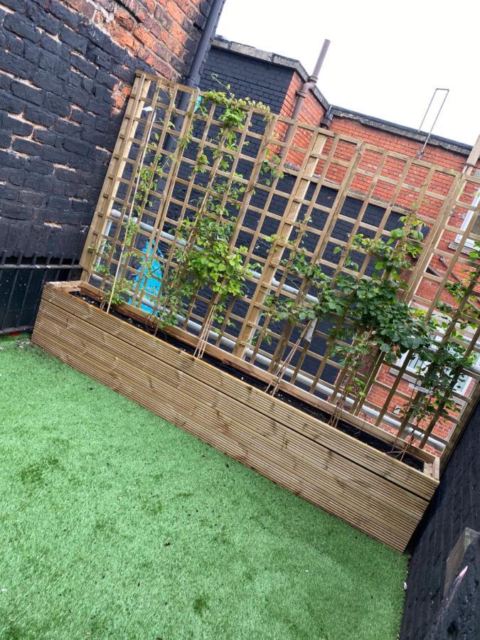 Liverpool Party Pad Hotel Exterior foto
